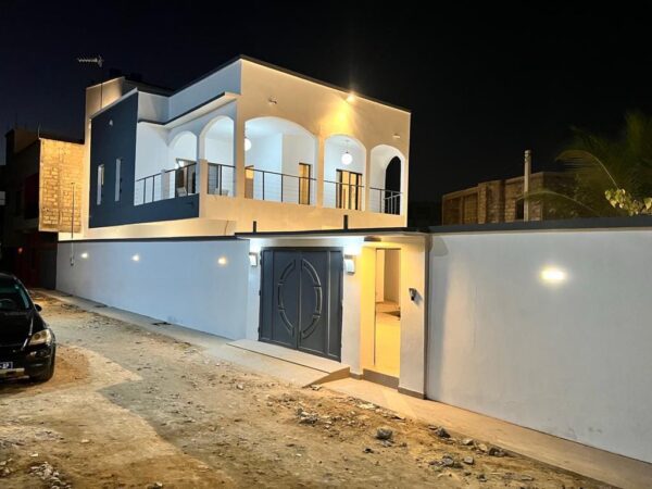 Primwhite House